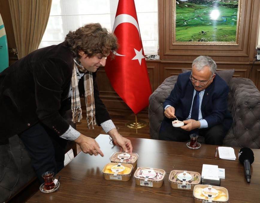 BAŞKAN GÜLER ORDULU DÜNYA DONDURMA ŞAMPİYONU’NU AĞIRLADI